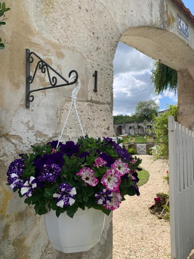 La Maison Du Pont La Rochebeaucourt-et-Argentine ภายนอก รูปภาพ